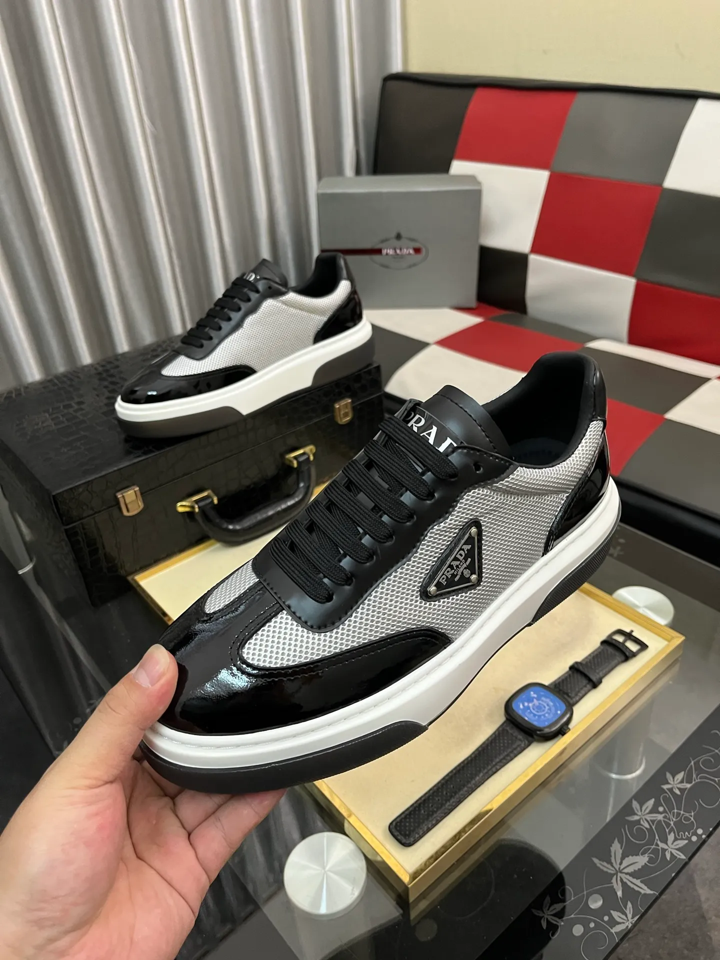 Men's shoes 💰: 560⌚️⌚️[PRADA] Prada casual shoes, originally developed 1:1, made of high-mercerized cowhide with imported cowhide, silk sheepskin lining, rubber outsole, comfortable and soft on the foot, size: 38-442️⃣Colors available